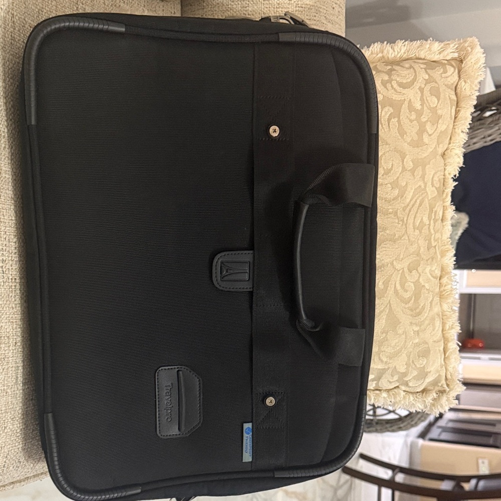 Travelpro Black Laptop Bag for Men - Picture 7 of 7
